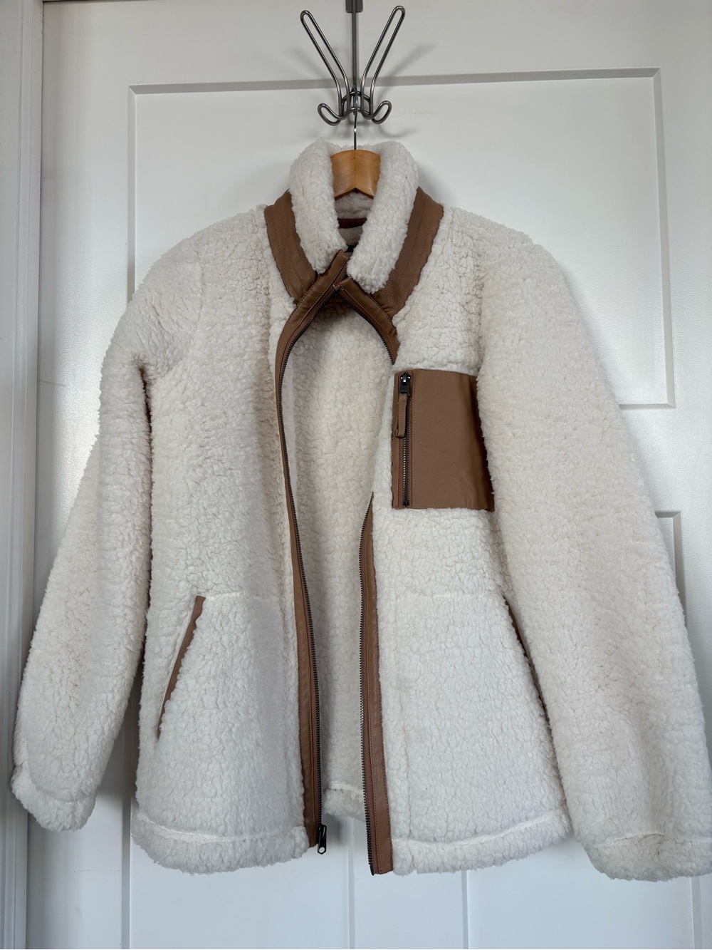Abercrombie & Fitch Soft A&F Collection Sherpa Fleece with Vegan Leather S: Sm